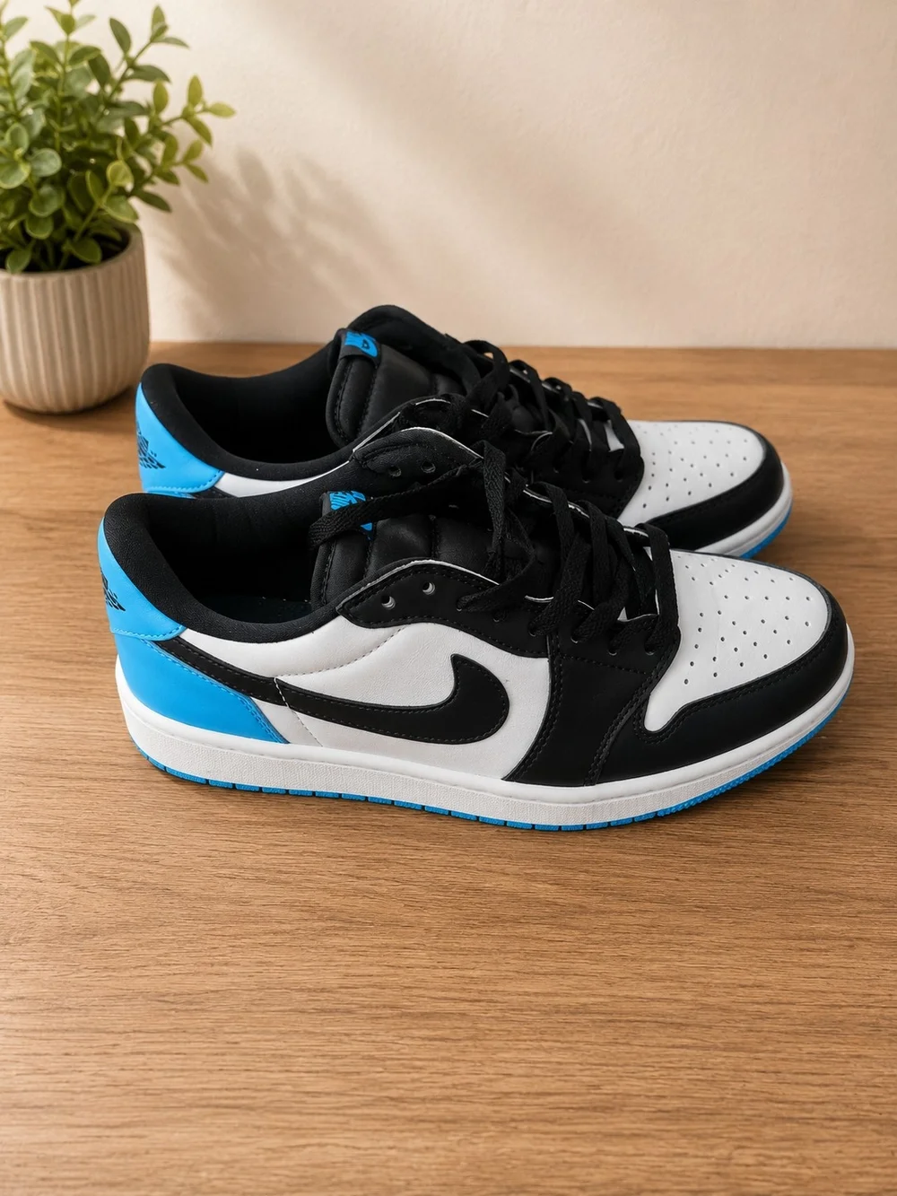Nike Air Black White Blue Low-Top Sneakers